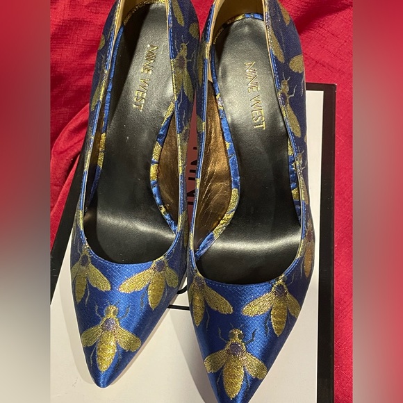 NEW in BOX Nine West Bee Pumps! - Picture 5 of 9